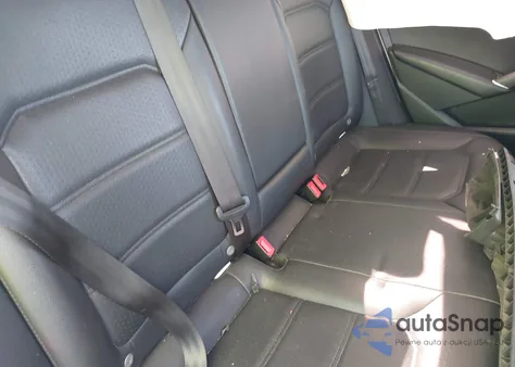 2019 Volkswagen Passat 2.0T Wolfsburg Edition z USA, uszkodzony, nr VIN 1VWLA7A33KC011262